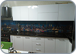 Применение кухонного фартука «Мегаполис №2» от MAXstone в Алматы